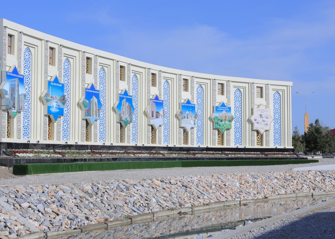 Kogon: temiryoʻlchilar tumani gulga burkanmoqda