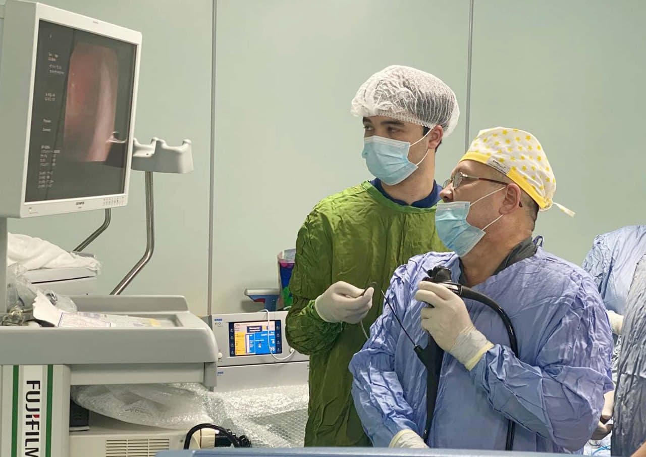 Buxoroda qiziloʻngach oʻsmasi disseksiyaga doir murakkab endoskopik amaliyot muvaffaqiyatli bajarildi