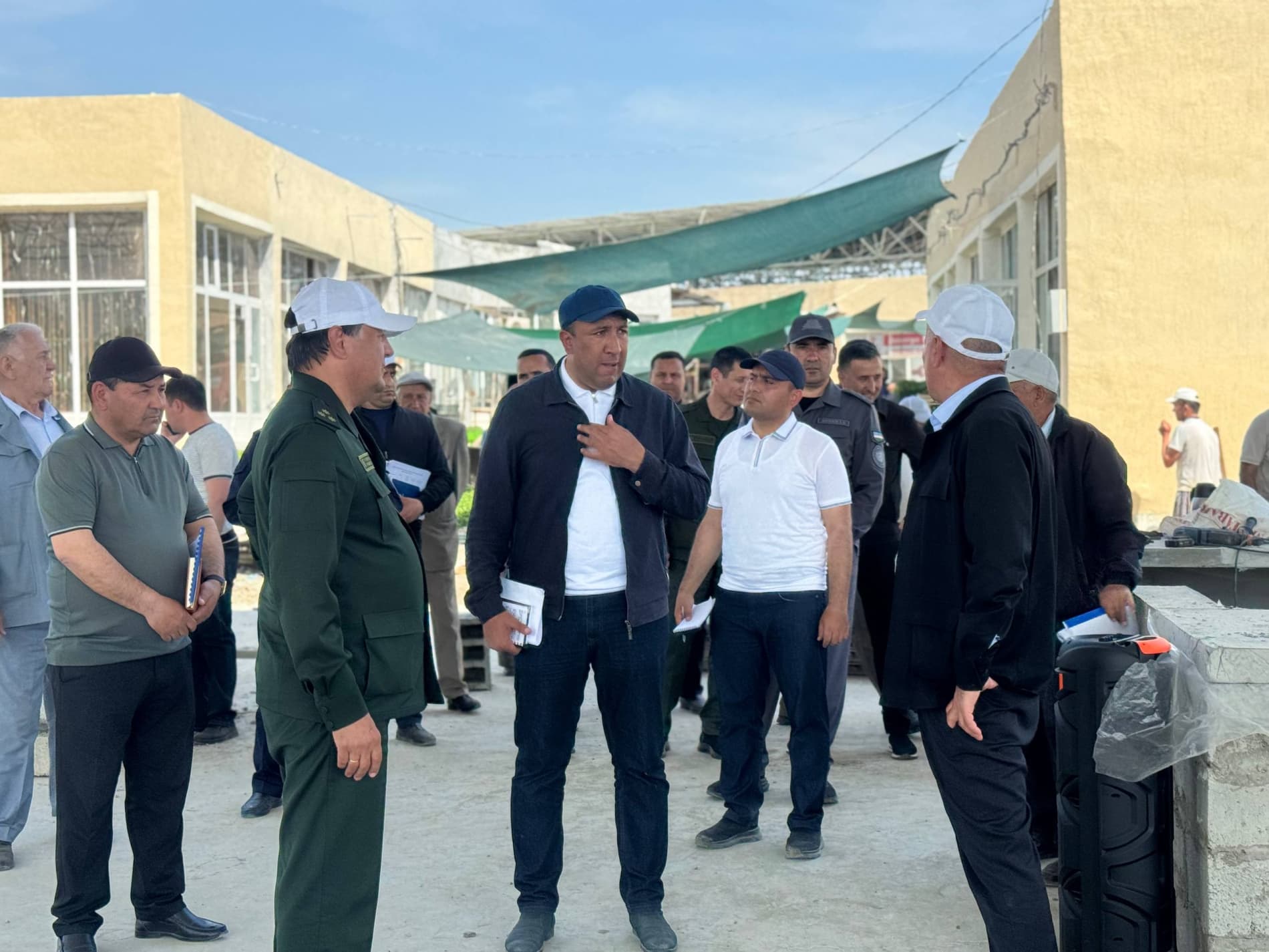 Шофиркон деҳқон ва буюм бозори янги қиёфага кирмоқда