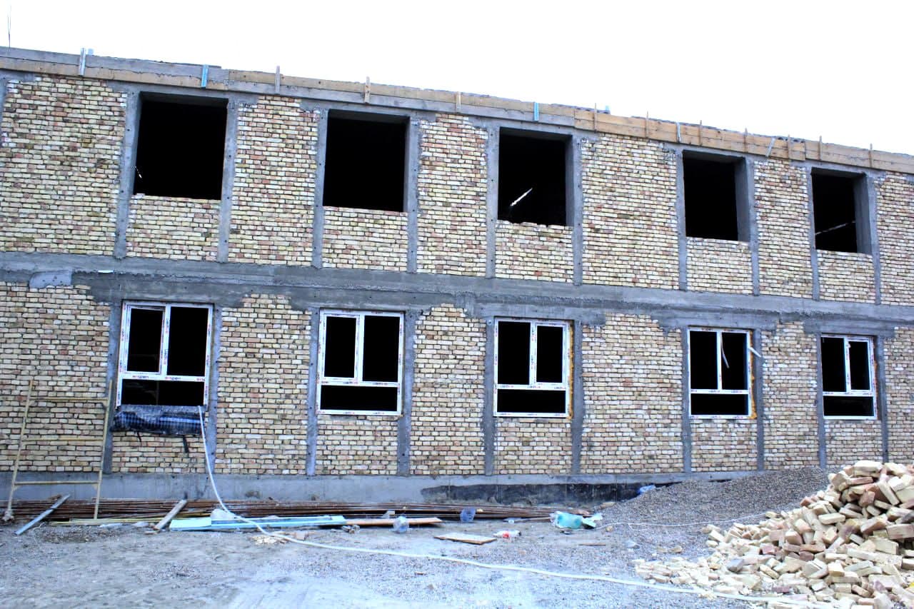 Ғиждувон: “Тахтахон”да 590 ўринли умумтаълим мактаби қайта қурилмоқда