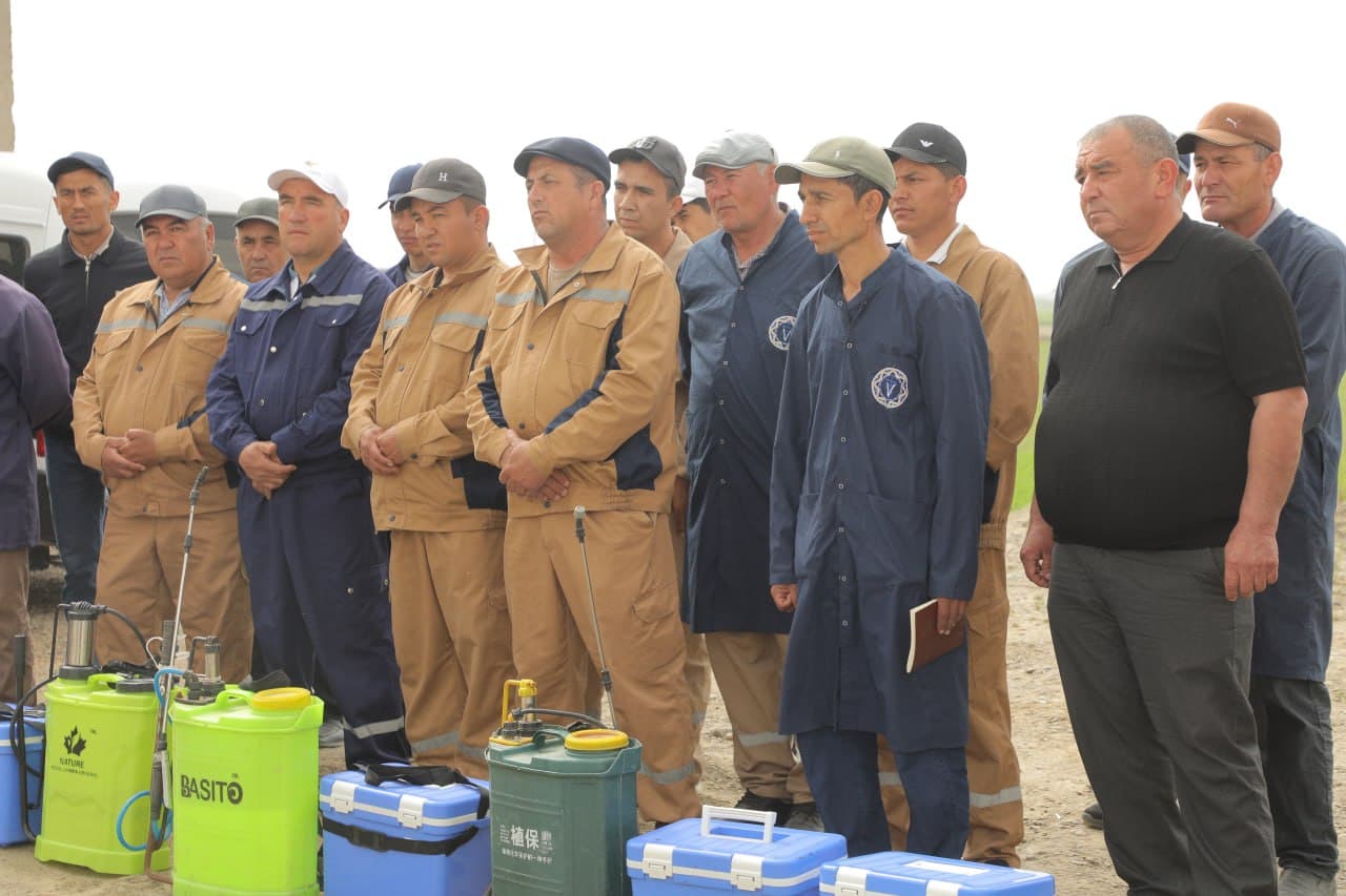 Пешку: “Мунира ая” фермер хўжалигида чорвачиликка оид кўргазмали семинари ўтказилди