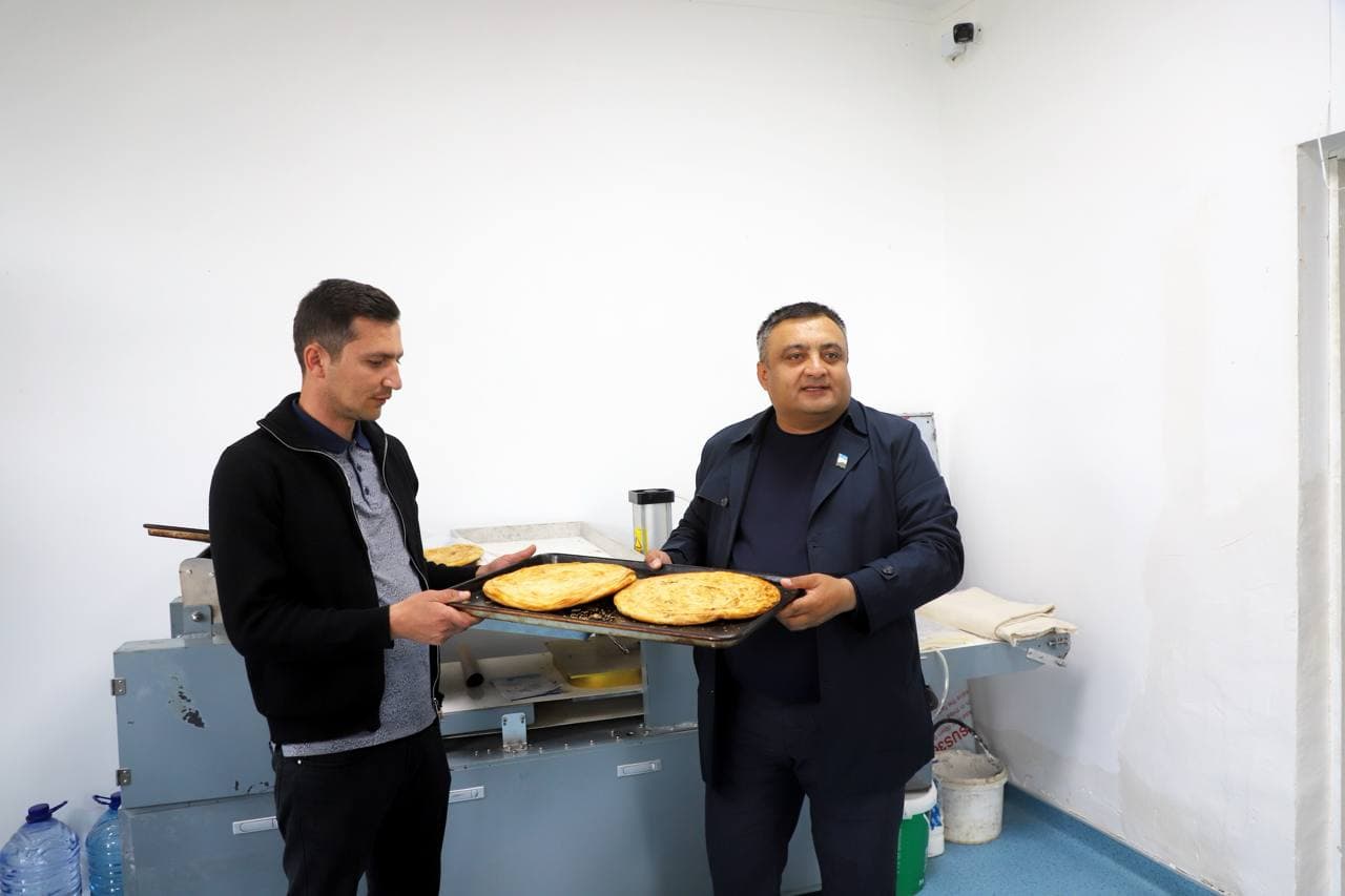 Buxoro tumani: umumta’lim maktabi bo‘sh turgan binolarida tadbirkorlik sexlari tashkil qilinmoqda