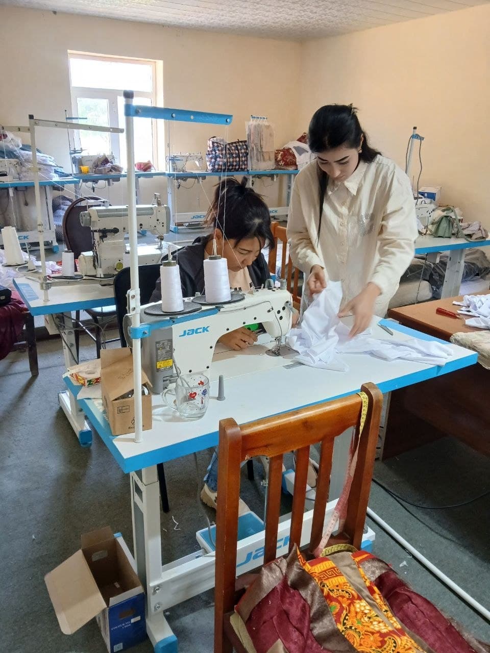 Peshku: chevar Salomat Hayitova sexida 8 nafar ayolni ish bilan ta’minlamoqda