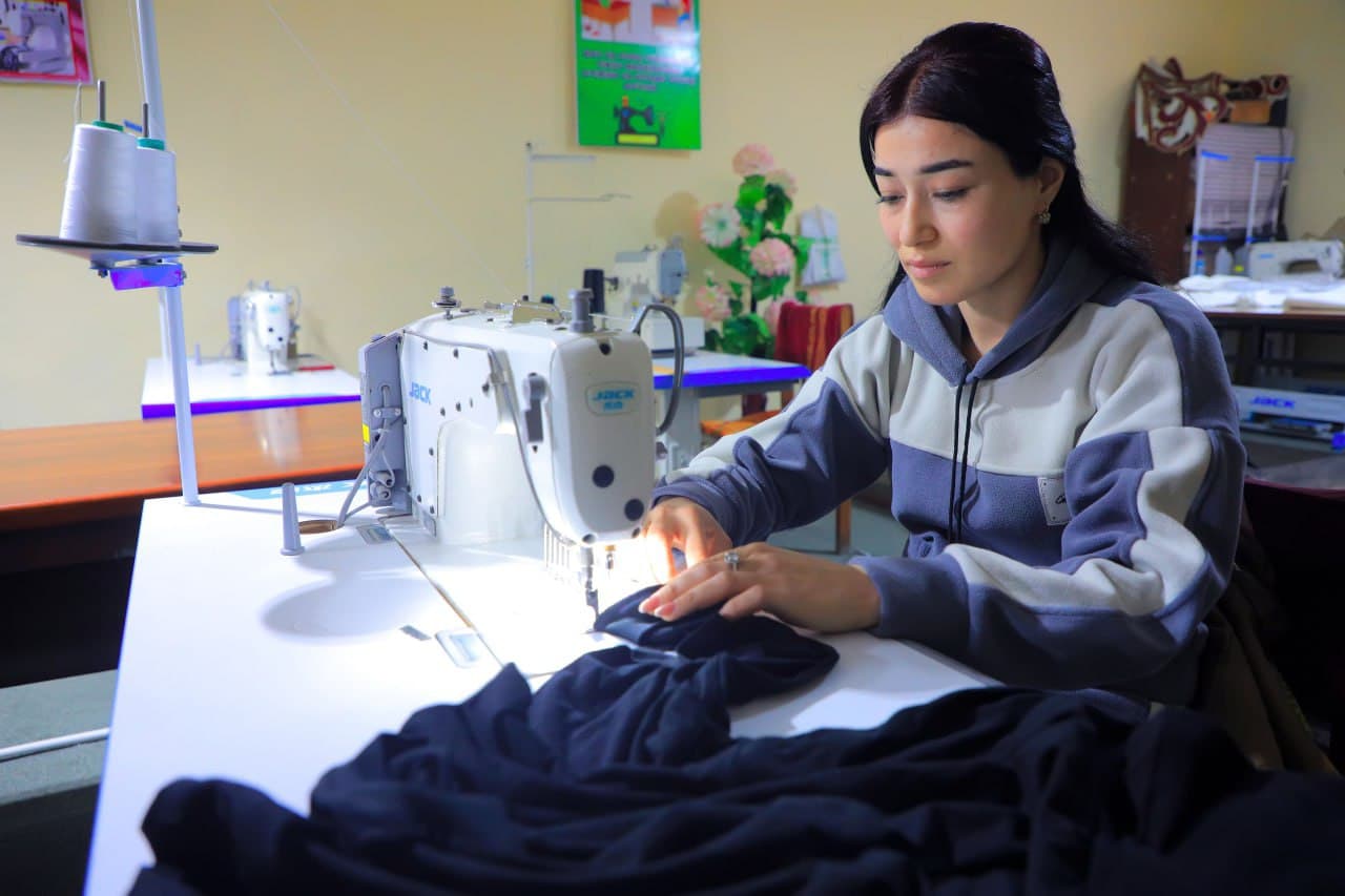 Peshku: chevar Salomat Hayitova sexida 8 nafar ayolni ish bilan ta’minlamoqda