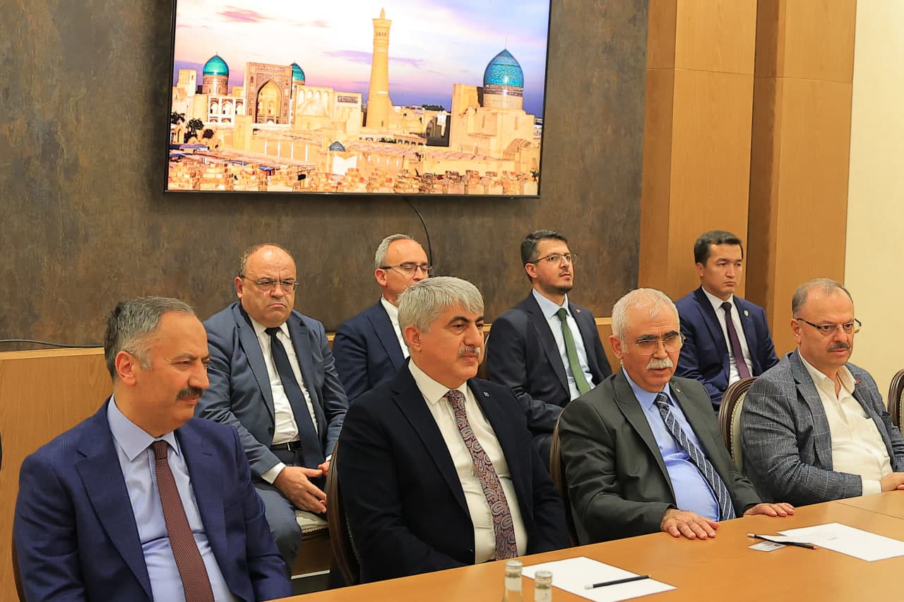 Botir Zaripov Turkiya Respublikasi Konstitutsiyaviy sudi prezidenti Qodir Oʻzkaya bilan uchrashdi