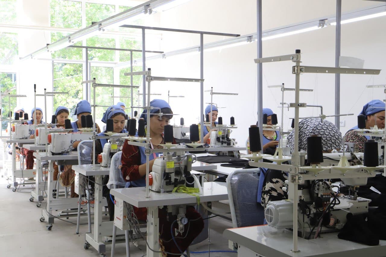 Shofirkon: “Iskogare”da dual ta’lim asosida 200 nafar xotin-qiz bandligi ta’minlanmoqda
