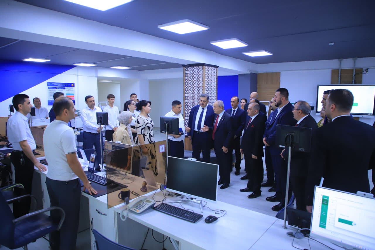 Университетда “Туркман гиламларида туркий халқларнинг маданий хотираси” мавзуида халқаро илмий-амалий семинари бўлиб ўтди