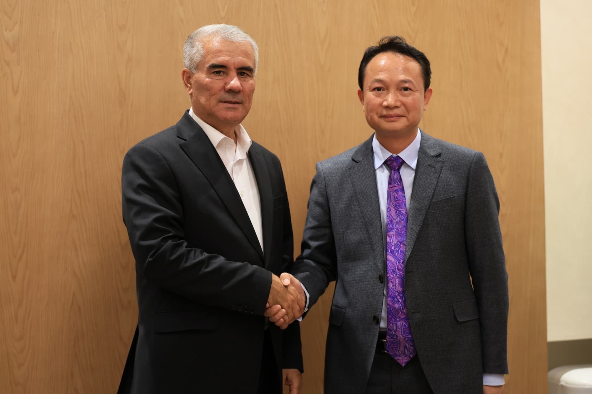 Buxoro - Zongshang: Hamkorlik aloqalari kengaymoqda