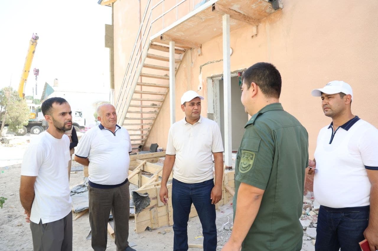 Kogon shahri: 1- va 4-sonli umumiy o‘rta ta’lim maktablari ham yangi o‘quv yiliga mukammal ta’mirlanmoqda