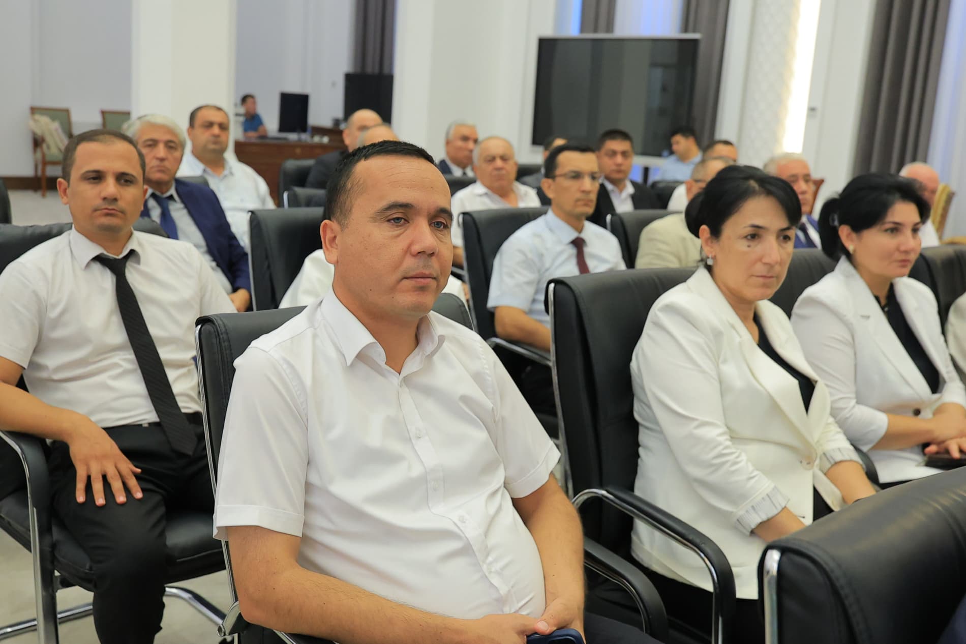 Botir Zaripov akademiklar bilan uchrashdi: Fanlar akademiyasi va Buxoro viloyati hokimligi oʻrtasida hamkorlik memorandumi imzolandi