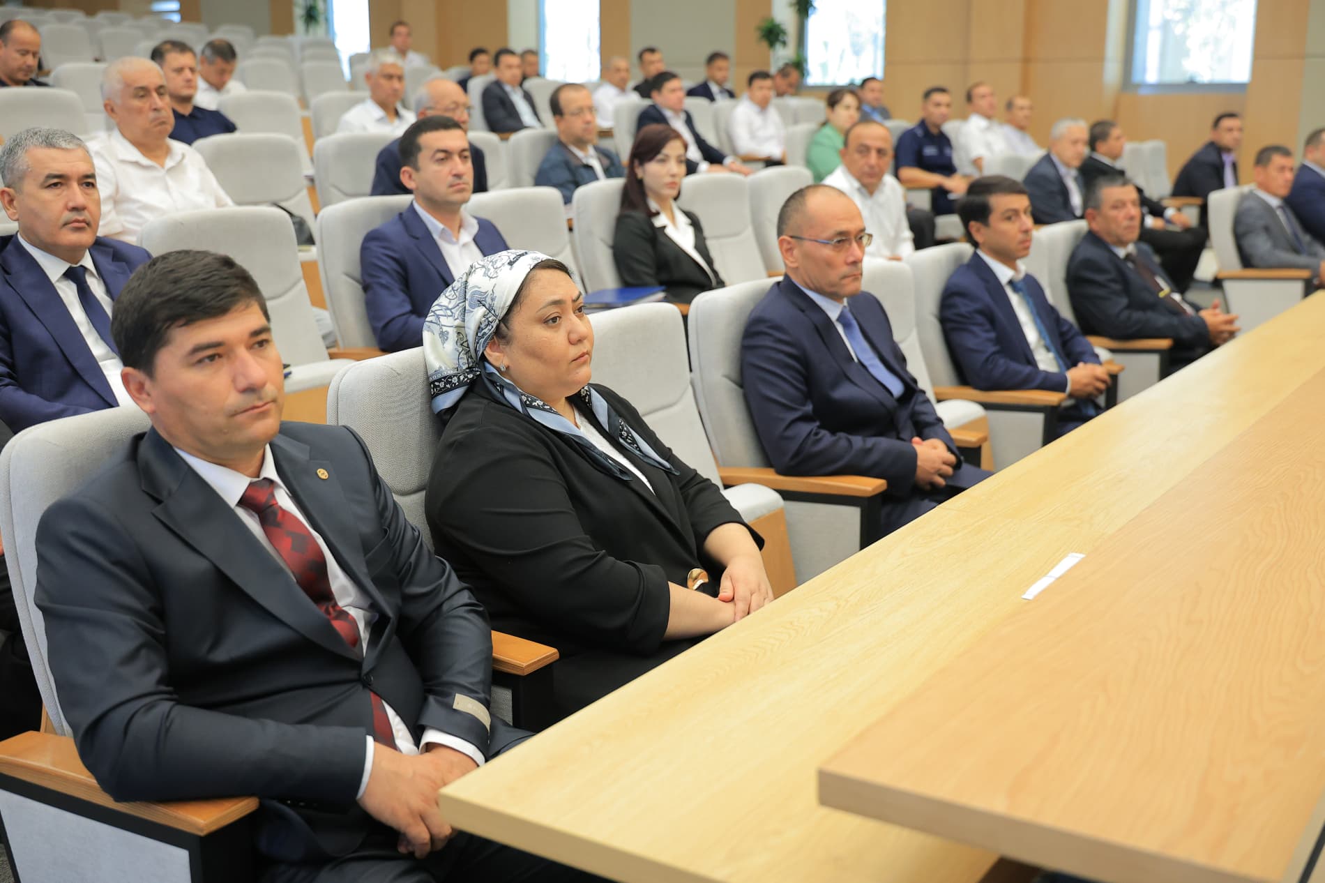 Buxorolik tadbirkorlarga davlat mukofotlari va "Faol tadbirkor" koʻkrak nishoni topshirildi
