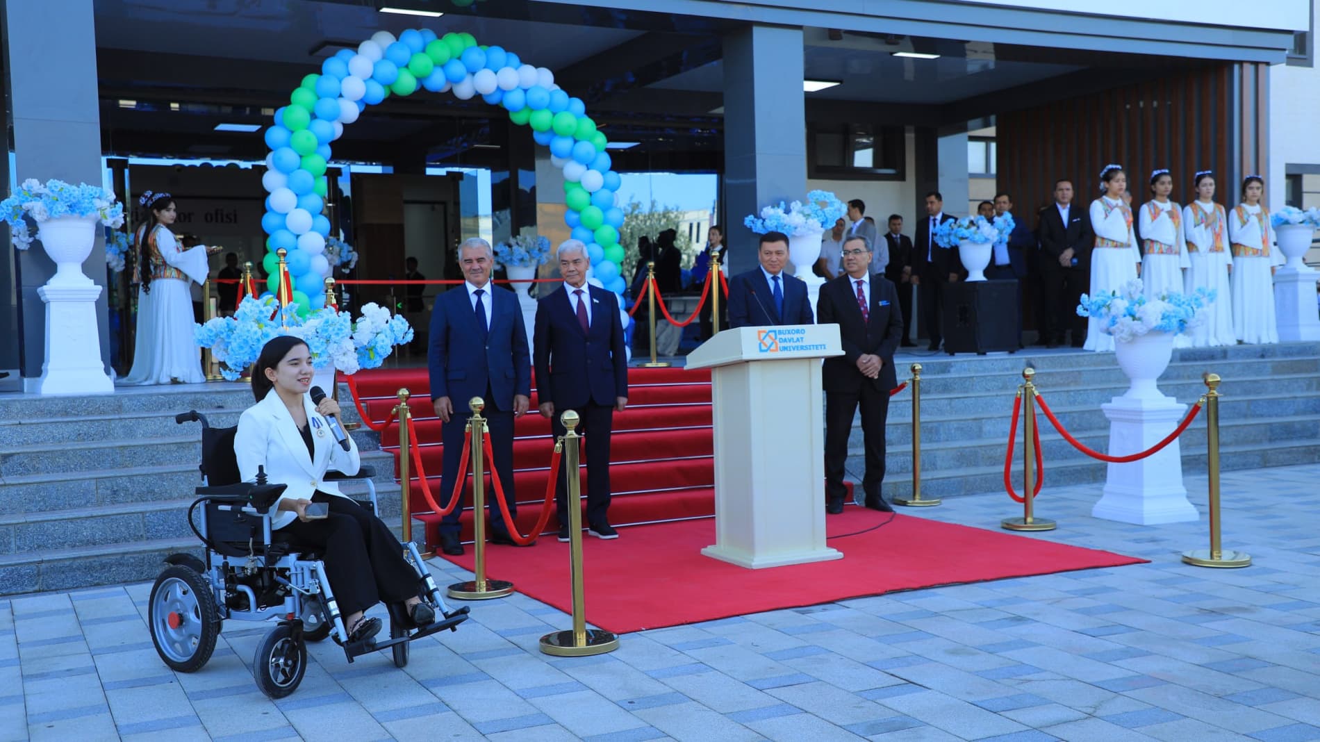 Buxoro davlat universitetida 2026/2027-oʻquv yilining boshlanishi, “Talabalikka bagʻishlov” tadbiri hamda 2700 oʻrinli yangi zamonaviy oʻquv binosining tantanali ochilish marosimi boʻlib oʻtdi