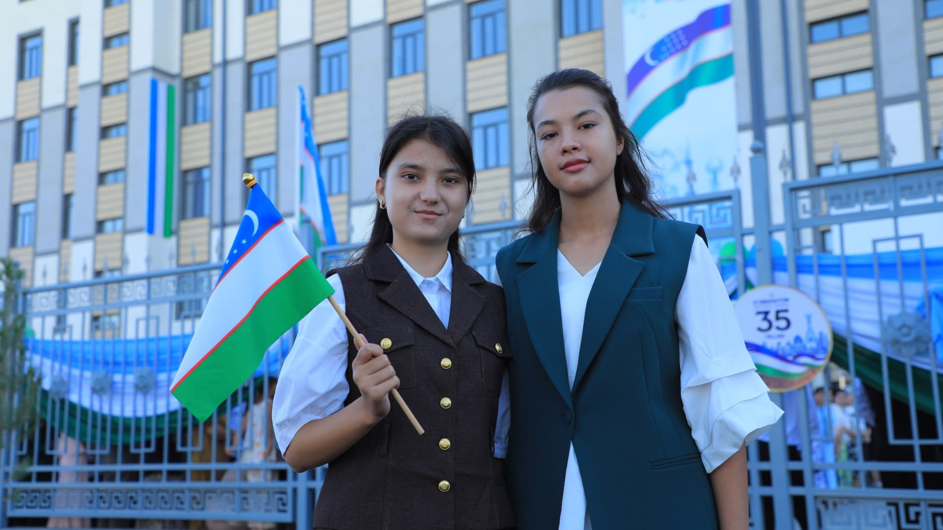 Buxoro davlat universitetida 2026/2027-oʻquv yilining boshlanishi, “Talabalikka bagʻishlov” tadbiri hamda 2700 oʻrinli yangi zamonaviy oʻquv binosining tantanali ochilish marosimi boʻlib oʻtdi