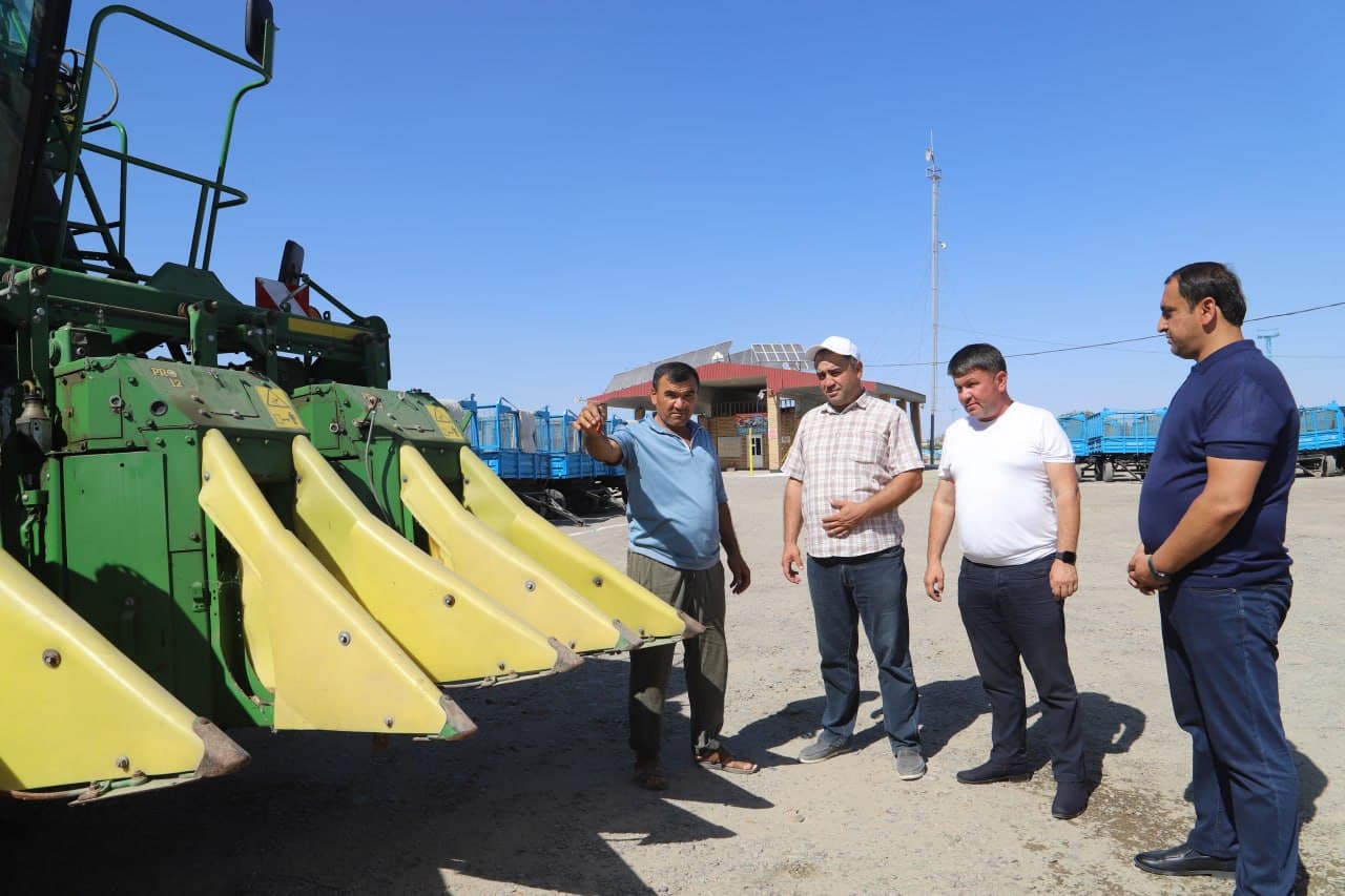Shofirkon: yigʻim-terim oldidan “John Deere-9970” rusumli yuqori unumdor kombaynlar xarid qilindi