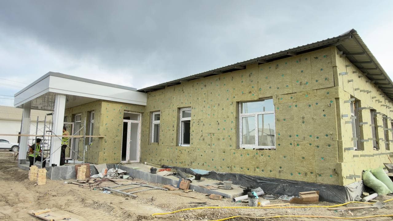 Peshkuda bunyodkorlik nafasi: maktab va tibbiyot obyektlari yangilanmoqda
