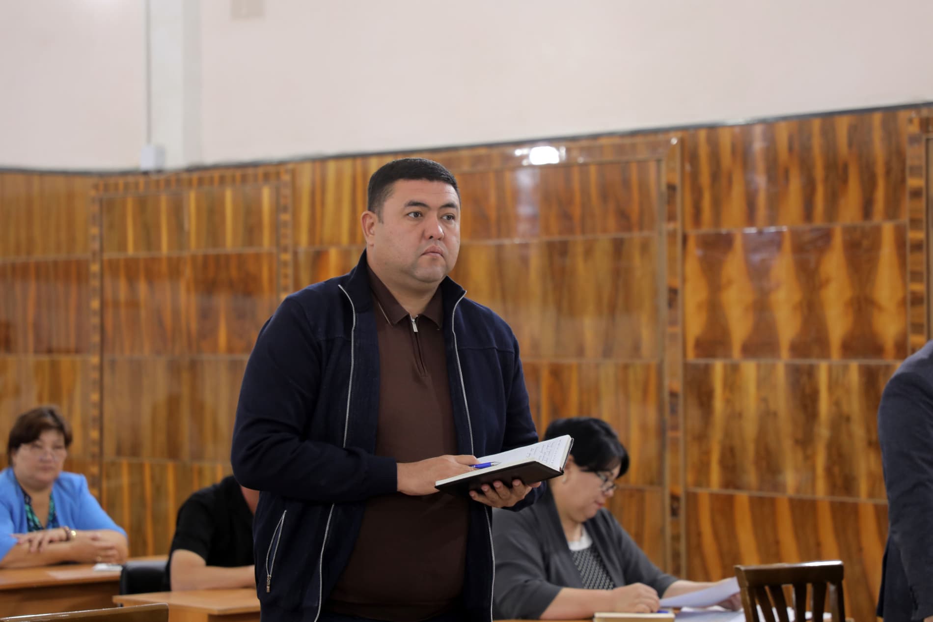 Buxoro viloyati rahbariyati Xoʻjayli tumanida: ustuvor vazifalar va dolzarb masalalar muhokama qilindi