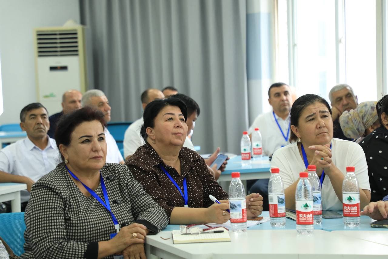 Buxorolik maktab direktorlari Xitoyda ilg‘or ta’lim tajribasini o‘rganishmoqda