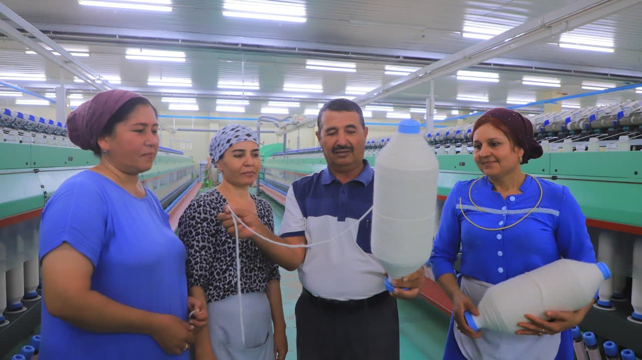 Qorako‘l: Marhabo Sayfullaeva singari chevarlar “Karakul Spinning”da o‘z o‘rniga ega