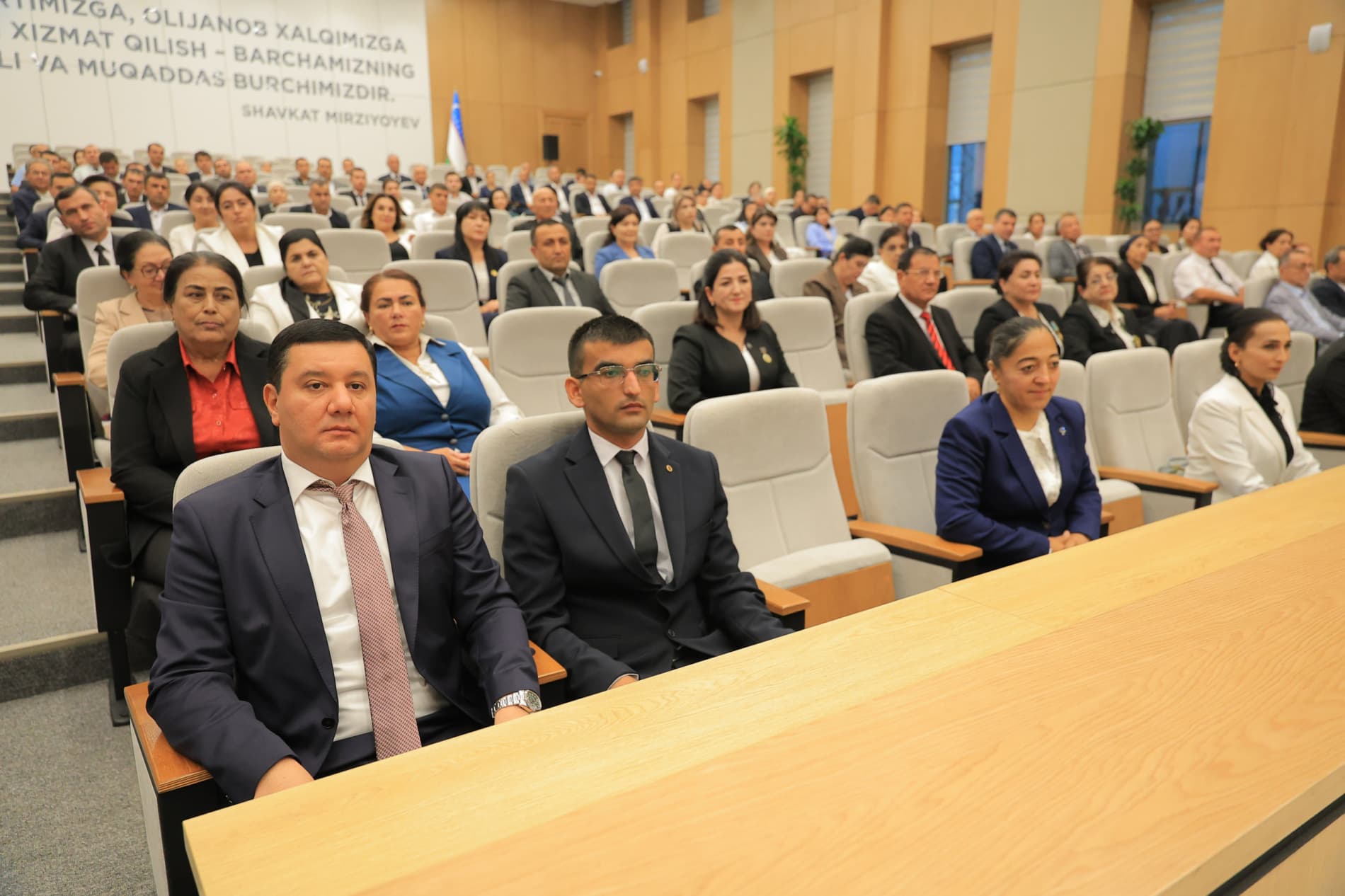 Buxoroda ustoz va murabbiylarga davlat mukofotlari va koʻkrak nishonlari topshirildi