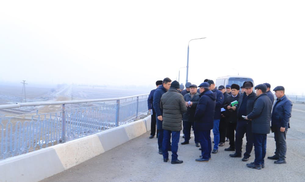 Шароф Рашидов тумани ва Жиззах шаҳридаги йўл ҳамда ижтимоий объектлардаги муаммоларни ўрганилди