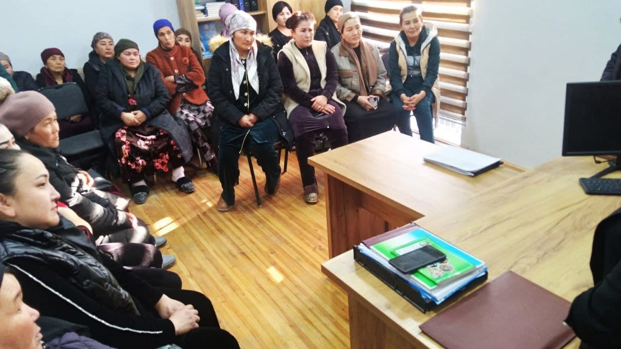 O'z tadbirkorligini boshlamoqchi bo'lgan xotin-qizlar uchun motivatsion seminar-trening tashkil etildi