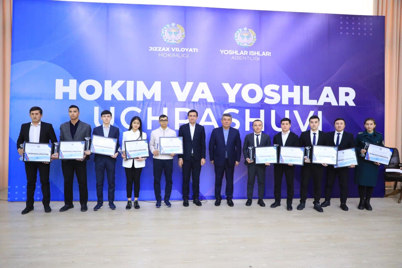 Жиззах вилояти ҳокими вазифасини бажарувчи Улуғбек Мустафоев Жиззахлик ёшлар ва хорижда таҳсил олаётган бир гуруҳ ёшлар билан мулоқот ўтказди