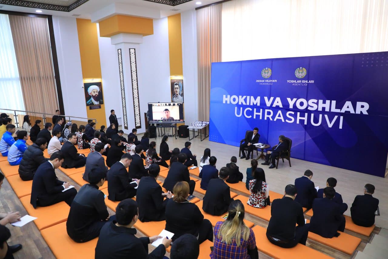 Жиззах вилояти ҳокими вазифасини бажарувчи Улуғбек Мустафоев Жиззахлик ёшлар ва хорижда таҳсил олаётган бир гуруҳ ёшлар билан мулоқот ўтказди