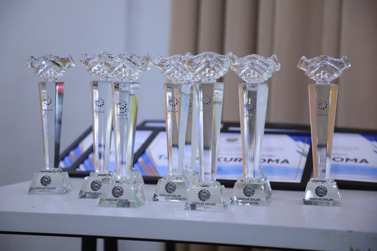 Жиззах вилояти ҳокими вазифасини бажарувчи Улуғбек Мустафоев Жиззахлик ёшлар ва хорижда таҳсил олаётган бир гуруҳ ёшлар билан мулоқот ўтказди