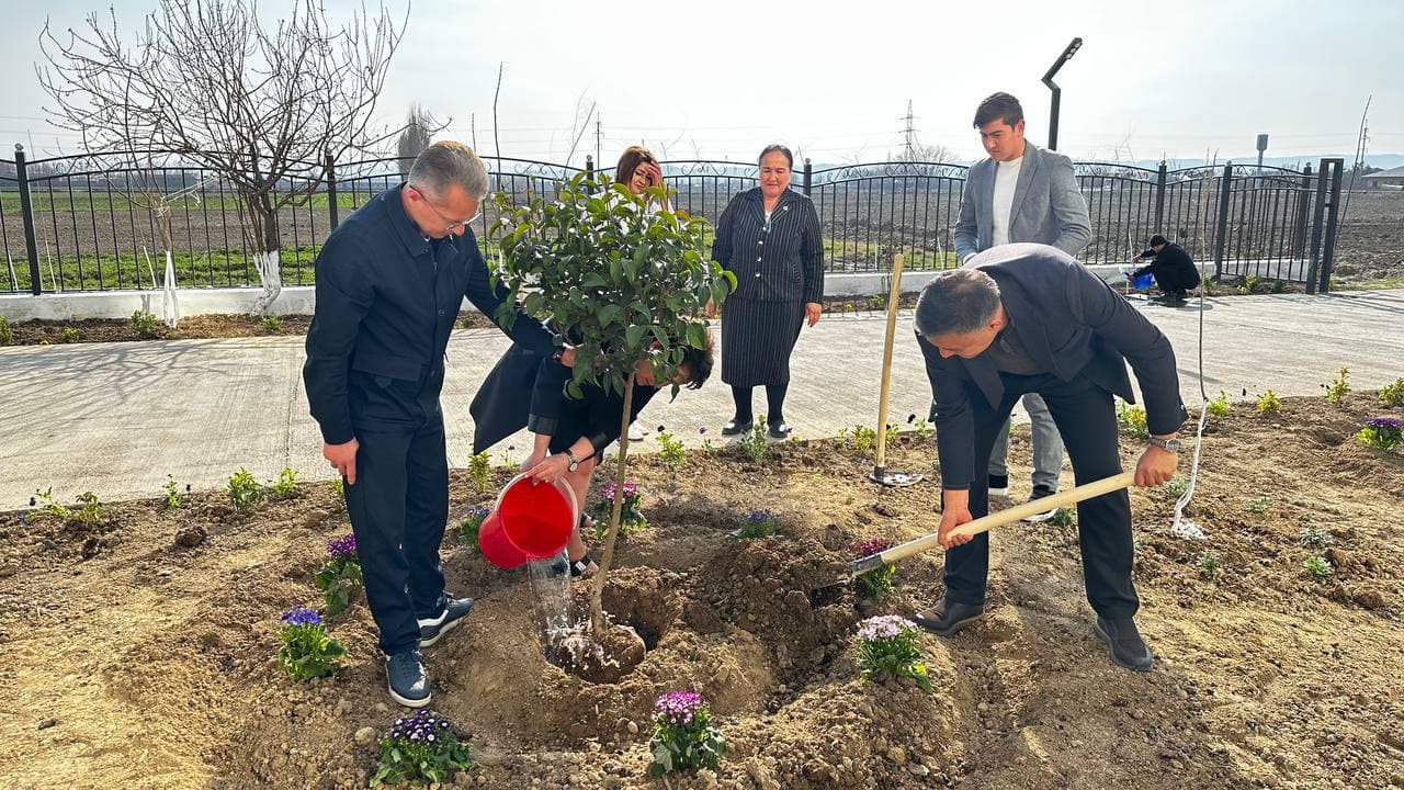 Jizzaxda “Yashil makon” loyihasi doirasida seminar tashkil etildi
