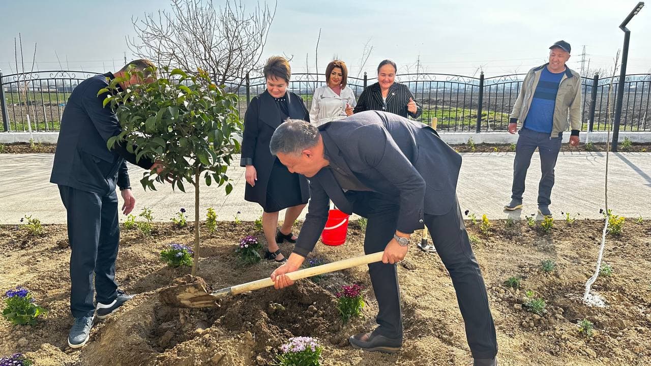 Jizzaxda “Yashil makon” loyihasi doirasida seminar tashkil etildi