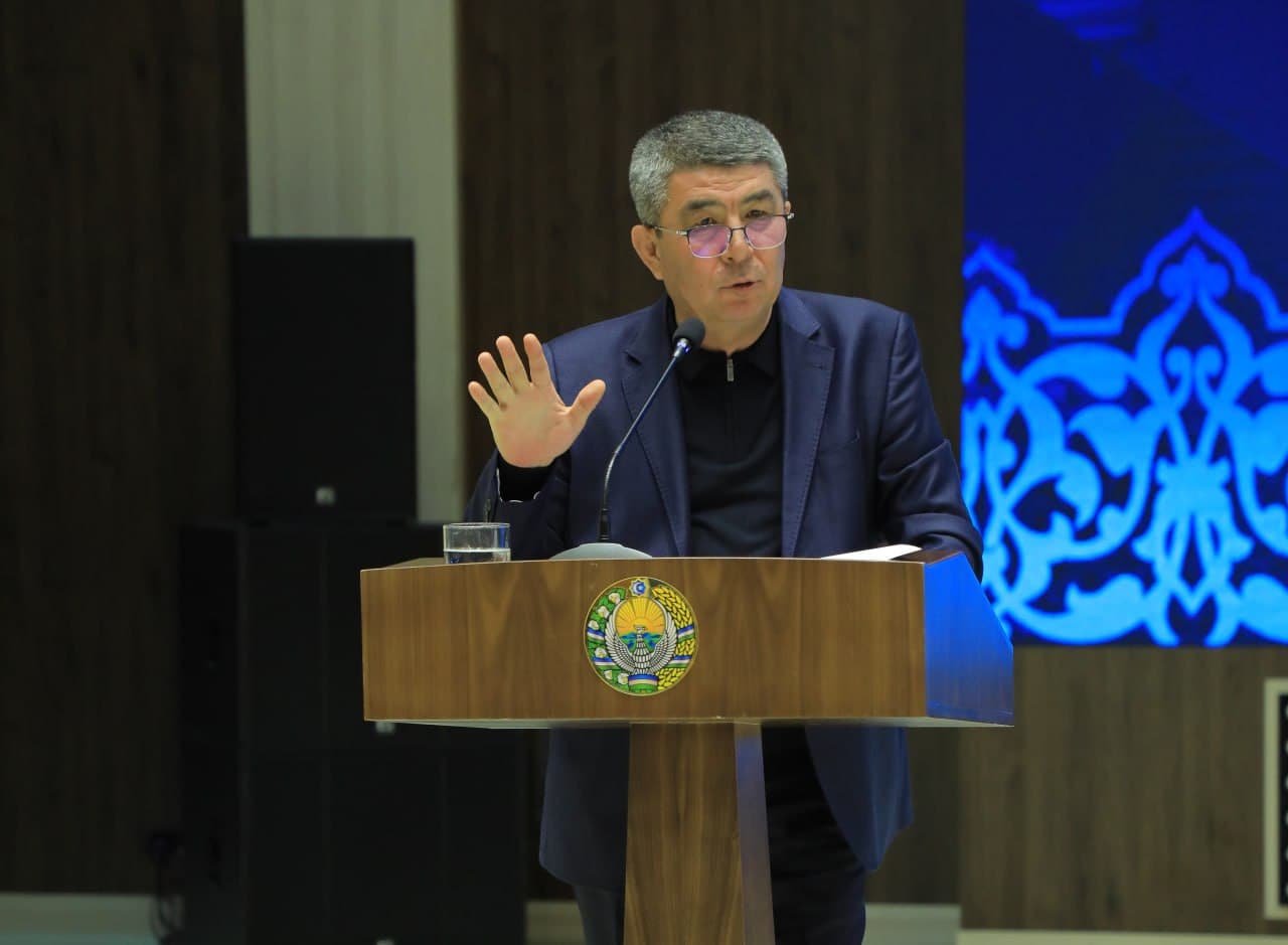 Maktabgacha va maktab ta’limi vaziri Hilola Umarova Jizzaxda ta’lim sohasida ochiq muloqot o‘tkazdi