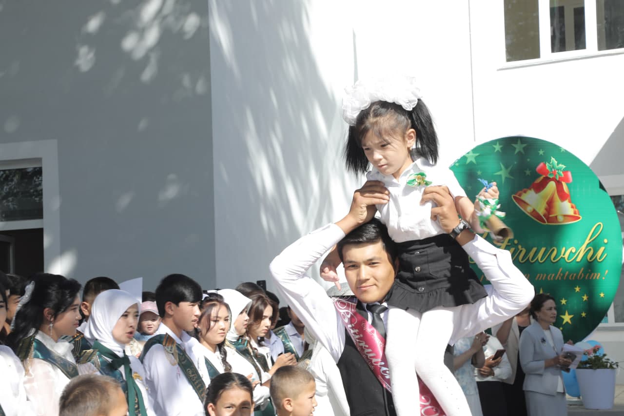 Видеорепортаж:Жиззах вилоятида “Сўнгги қўнғироқ” тадбирлари тантанали нишонланди