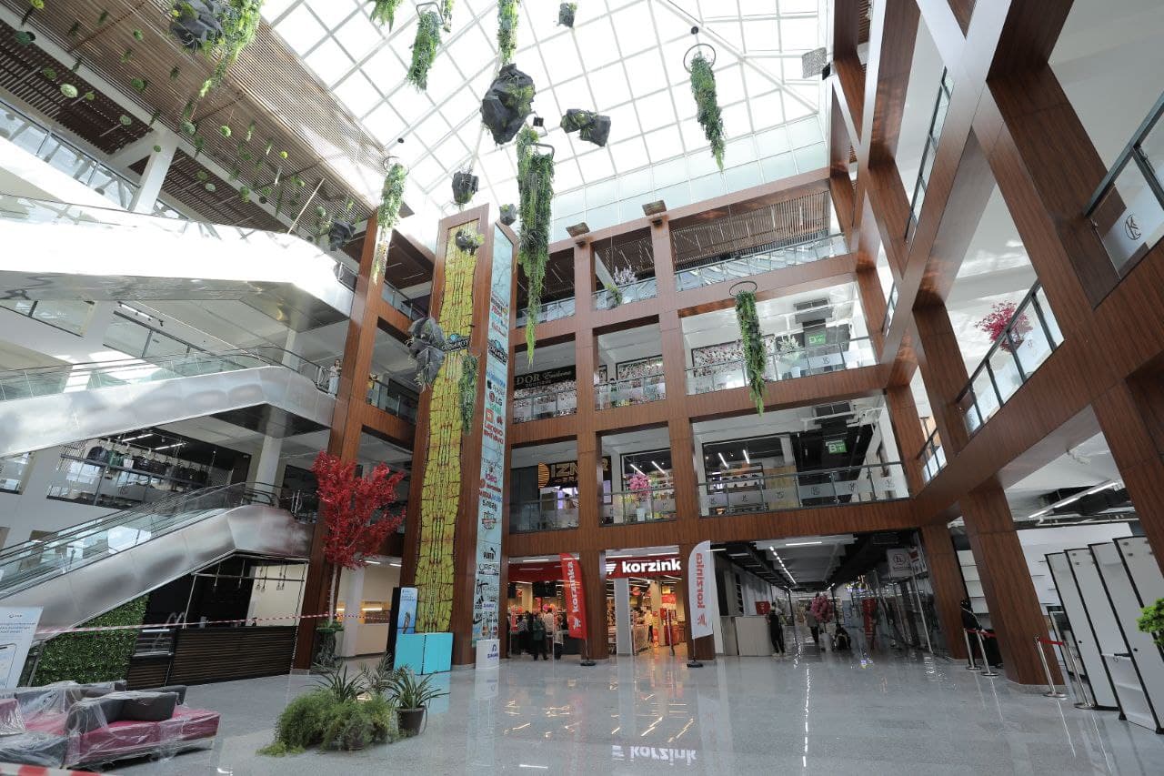 Videoreportaj: Jizzax shahrida ilk yirik MALL — “KO‘K SAROY” o‘z faoliyatini boshladi