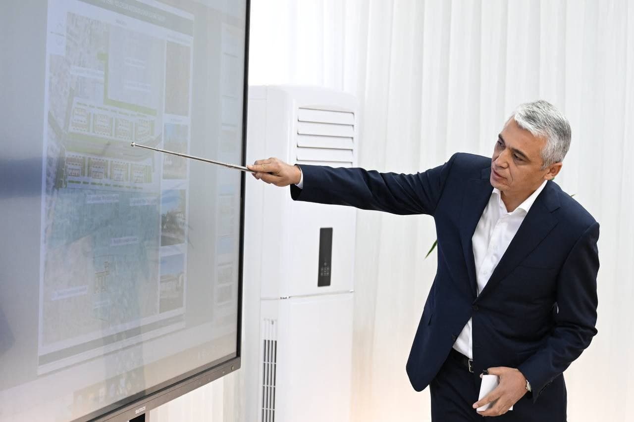 Президент ознакомился с современными проектами в сфере дорожного строительства, энергетики и градостроительства