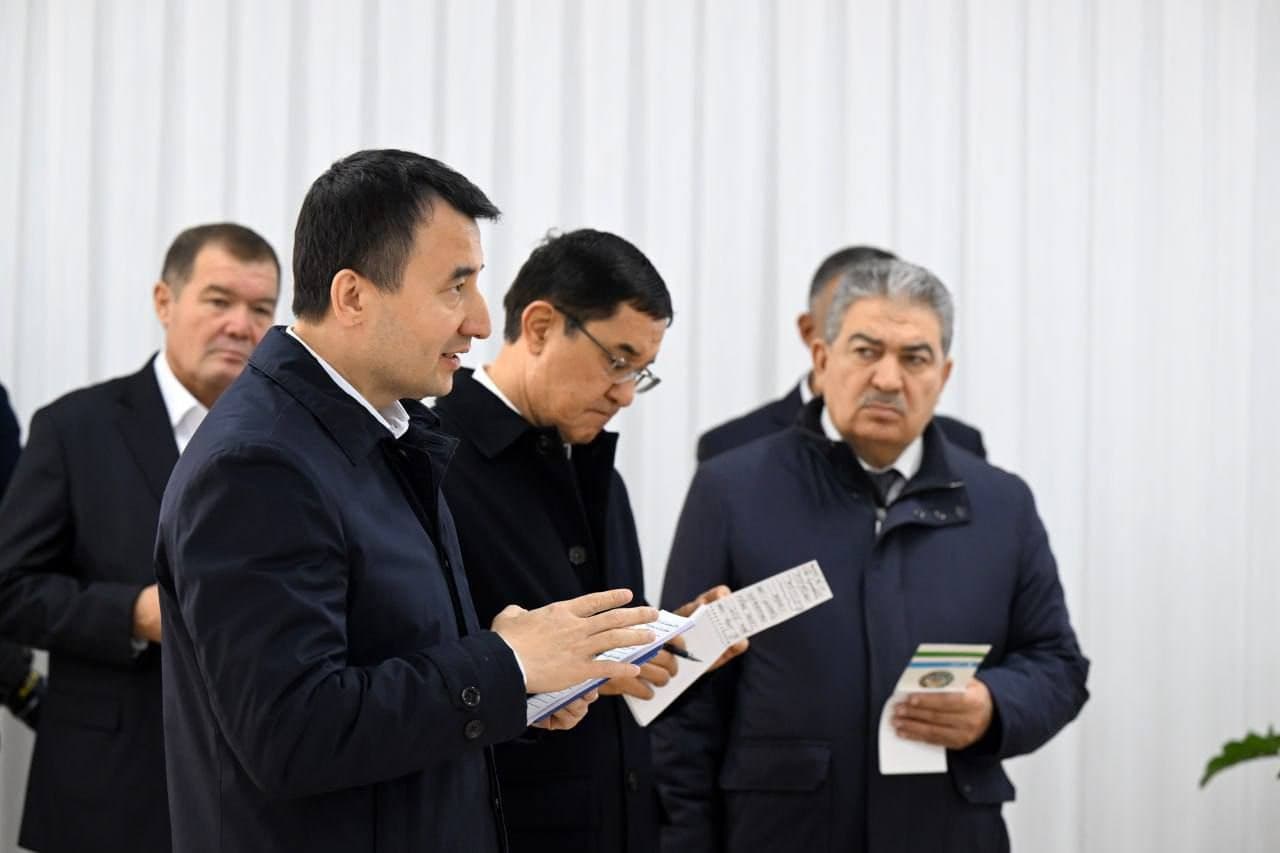 Президент ознакомился с современными проектами в сфере дорожного строительства, энергетики и градостроительства