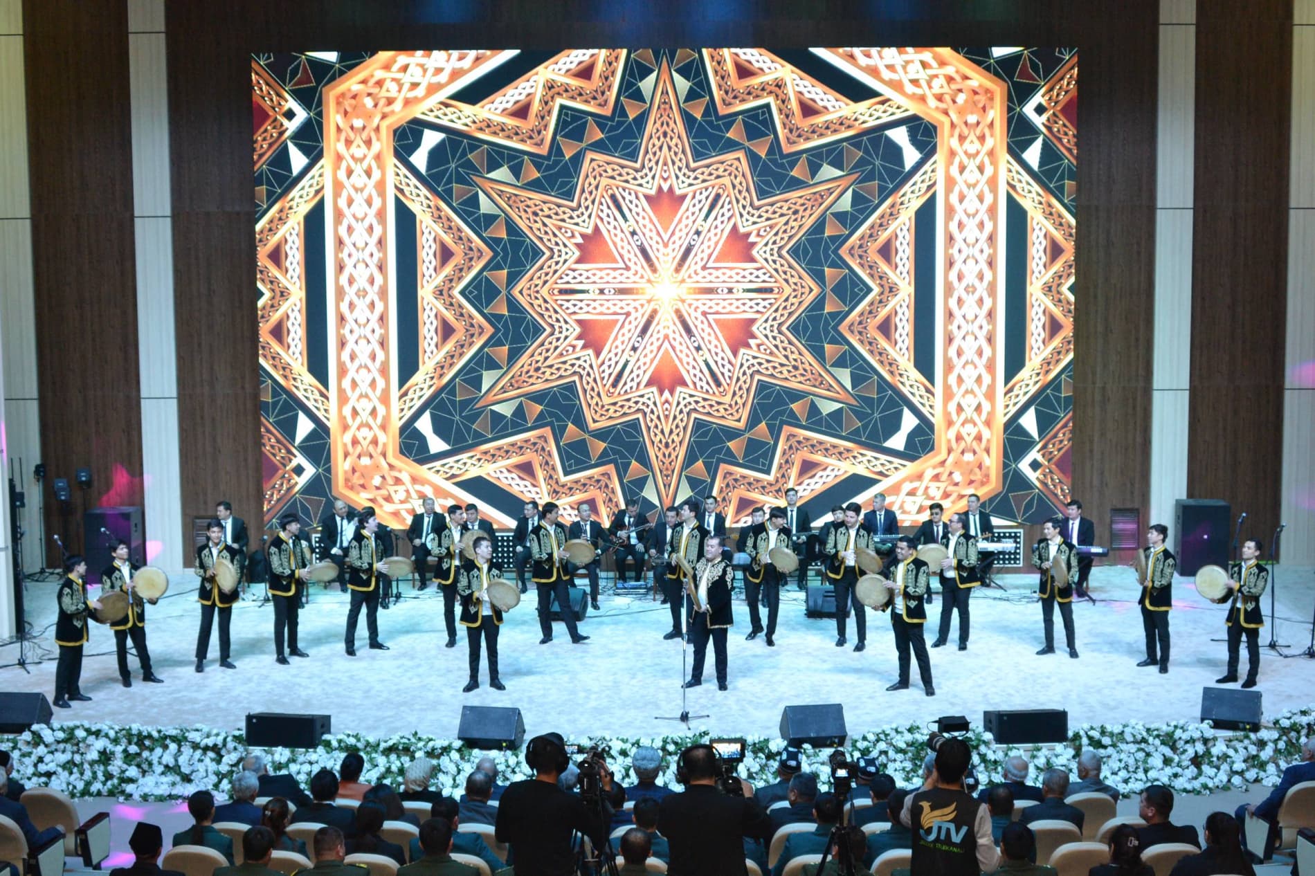 Videoreportaj: Konstitutsiyamizning 33 yilligi Jizzaxda keng nishonlandi