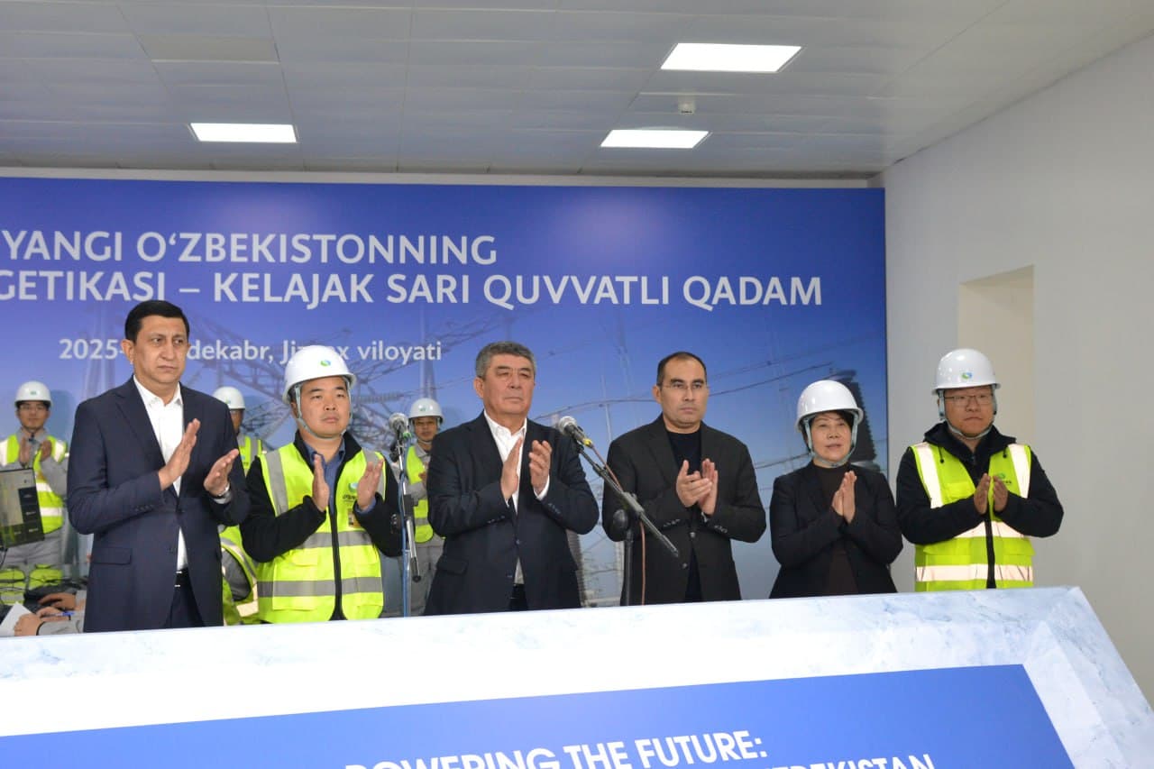 Videoreportaj: Jizzaxda 500 MVTga teng fotoelektr stansiya tarmog‘ining 200 MVT ulanib, foydalanishga topshirildi