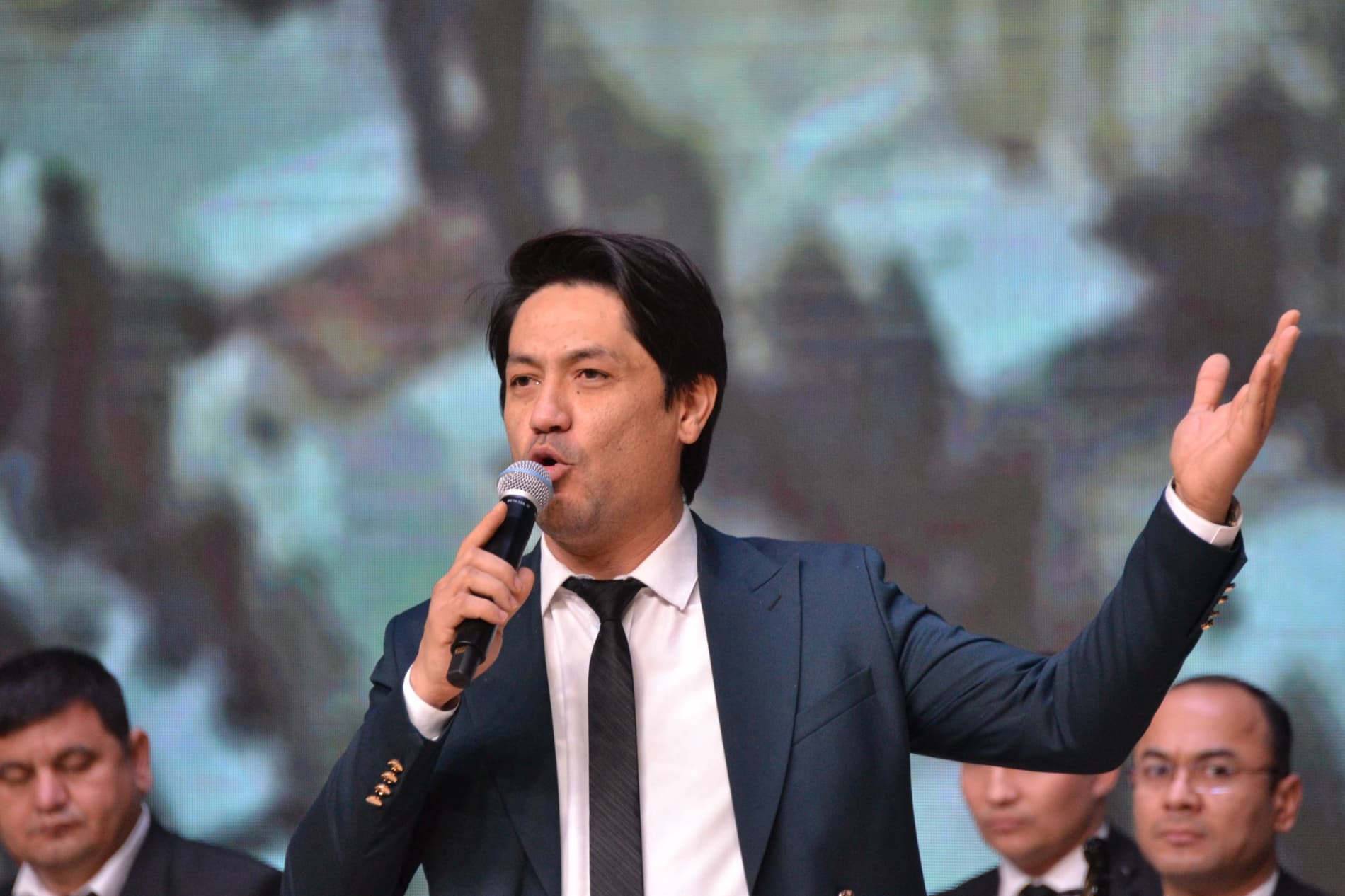 Videoreportaj: Konstitutsiyamizning 33 yilligi Jizzaxda keng nishonlandi