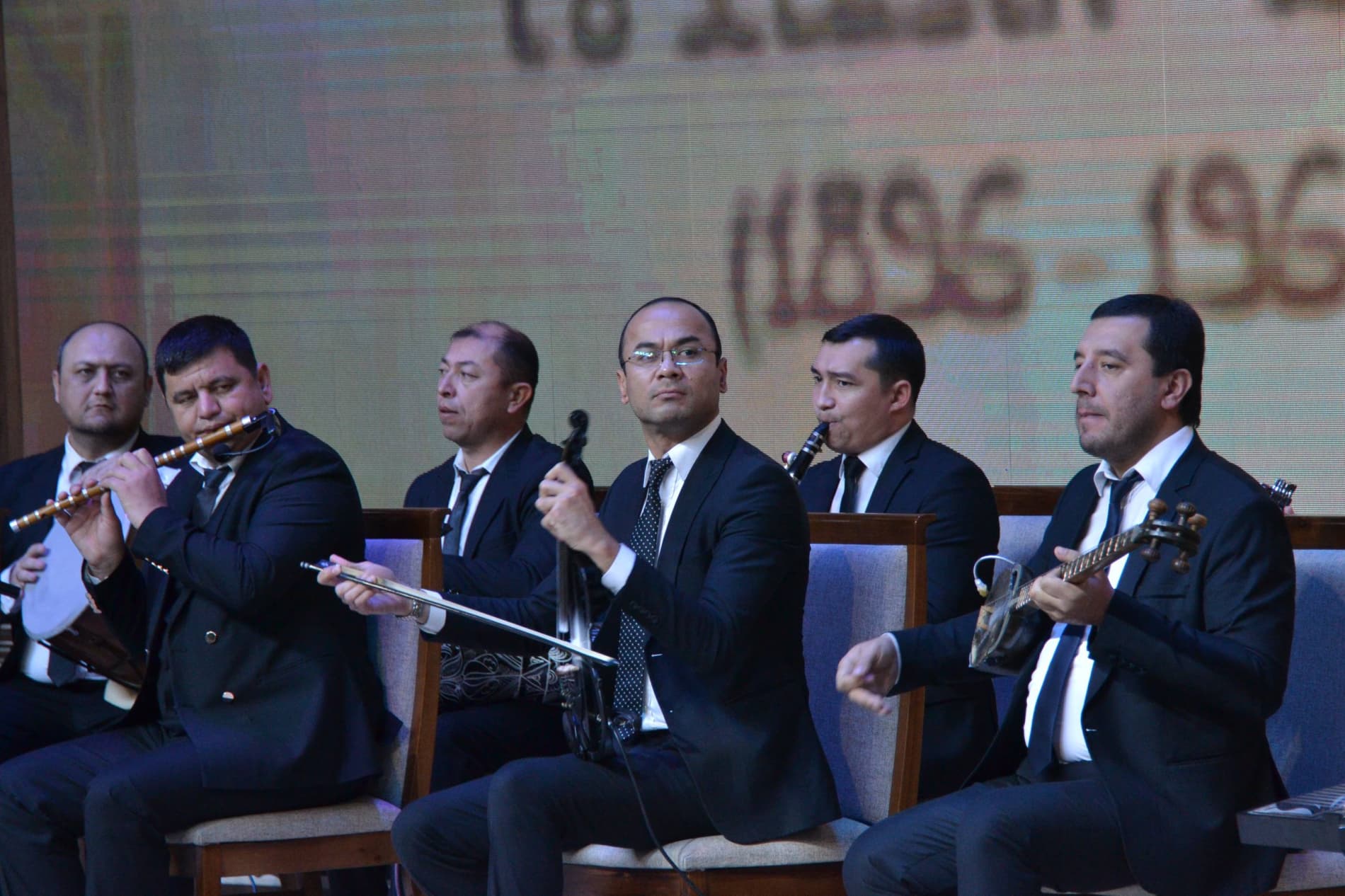 Videoreportaj: Konstitutsiyamizning 33 yilligi Jizzaxda keng nishonlandi