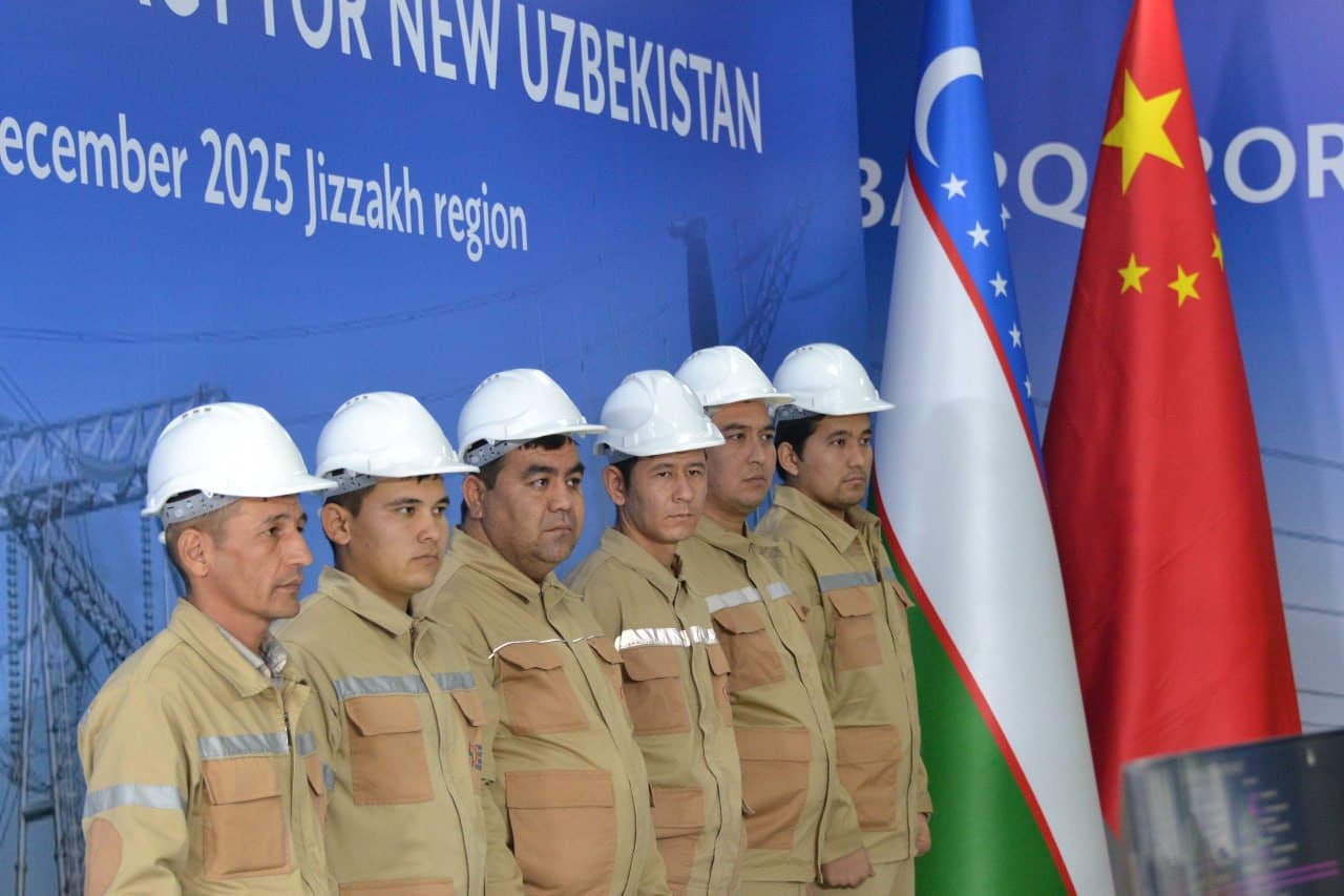 Videoreportaj: Jizzaxda 500 MVTga teng fotoelektr stansiya tarmog‘ining 200 MVT ulanib, foydalanishga topshirildi