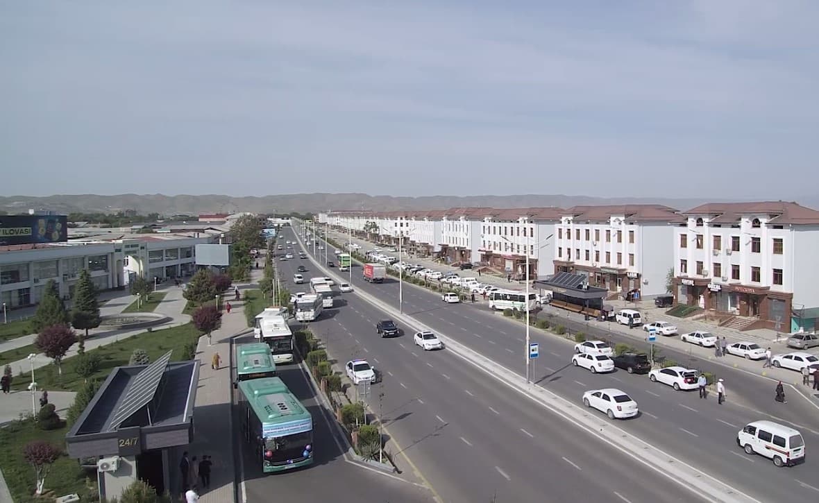 Jizzax viloyatida jamoat transportini takomillashtirish va bu borada aholini qiynayotgan muammolar hamda ularni bartaraf etish choralari muhokama qilindi