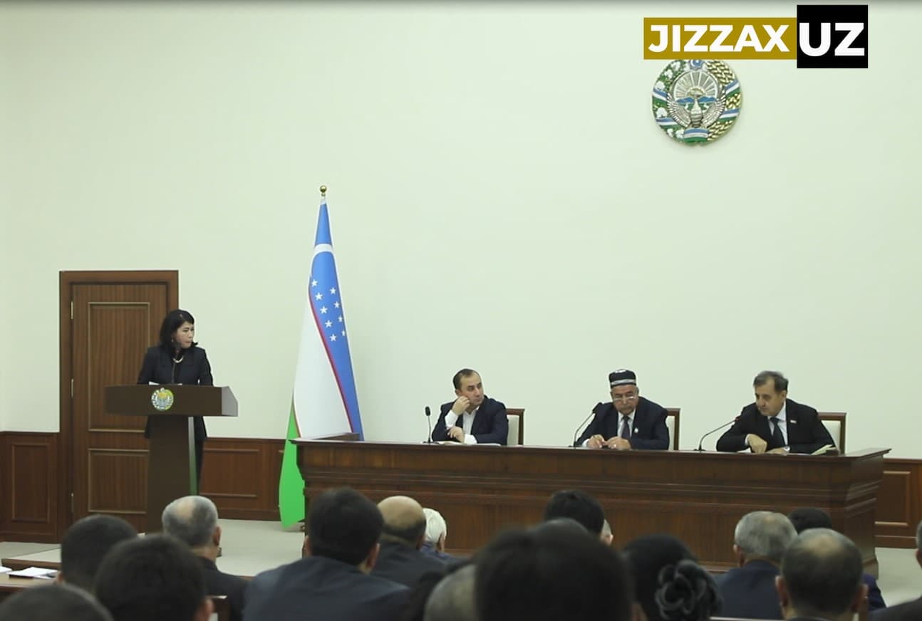 Jizzaxda Xalq deputatlari viloyat Kengashining 26-sessiyasida dolzarb masalalar muhokama qilindi