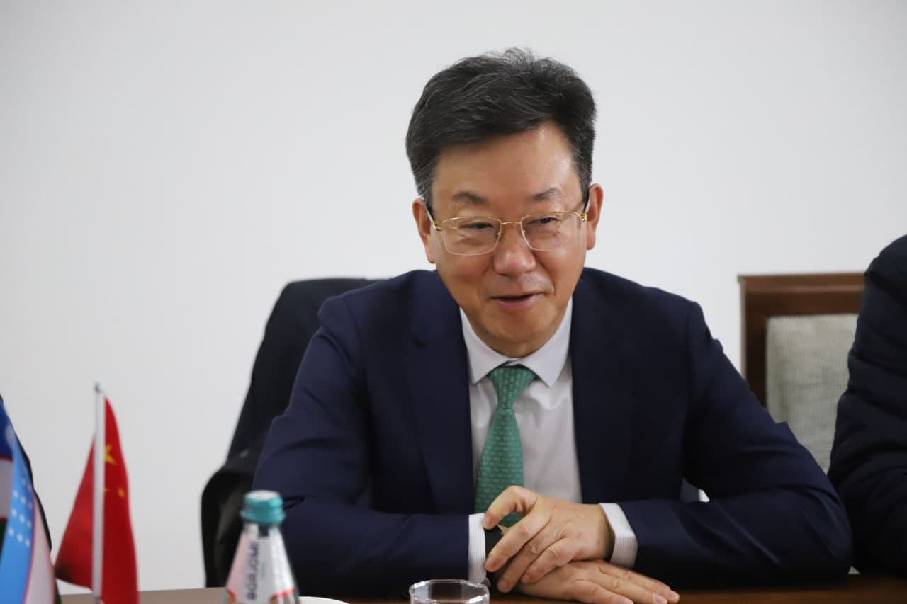 Jizzax viloyati hokimi “Boshiran” kompaniyasi vakillari bilan loyihalarni muhokama qildi