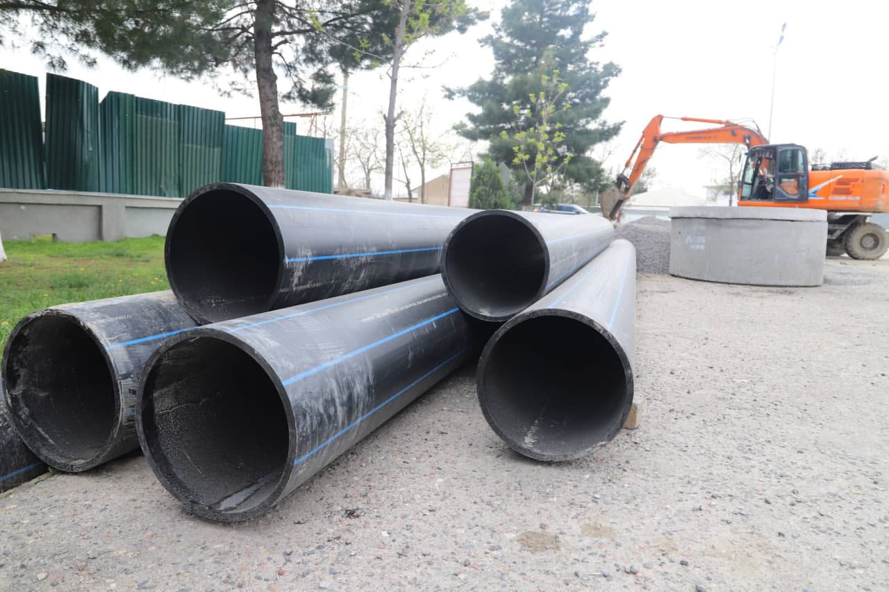 Jizzax shahrida markaziy ichimlik suvi tarmoqlari bosqichma-bosqich yangilanmoqda