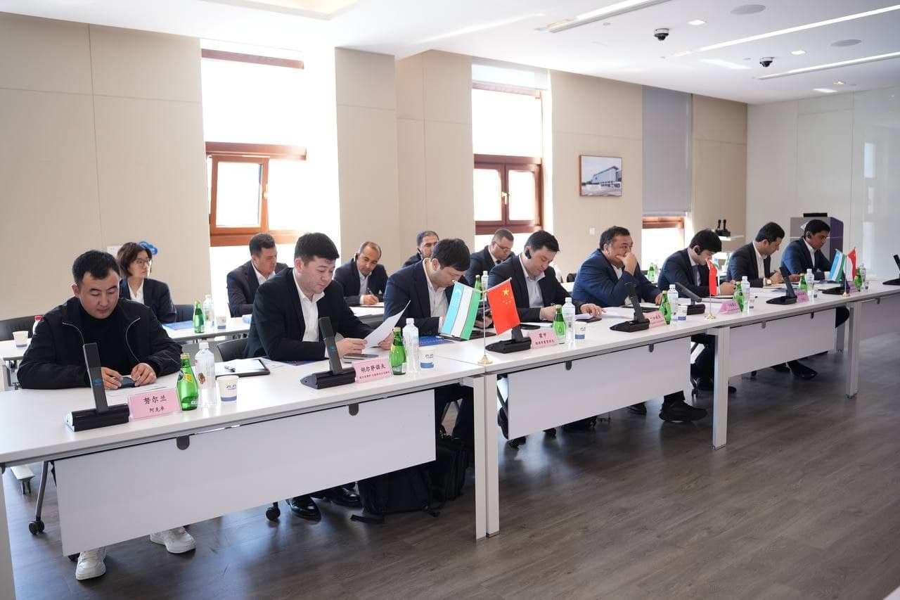 Jizzax delegatsiyasi Xitoyda yirik sanoat kompaniyalari bilan hamkorlik masalalarini muhokama qildi