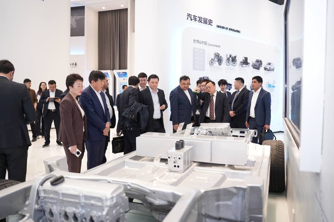 Jizzax delegatsiyasi Xitoyda yirik sanoat kompaniyalari bilan hamkorlik masalalarini muhokama qildi