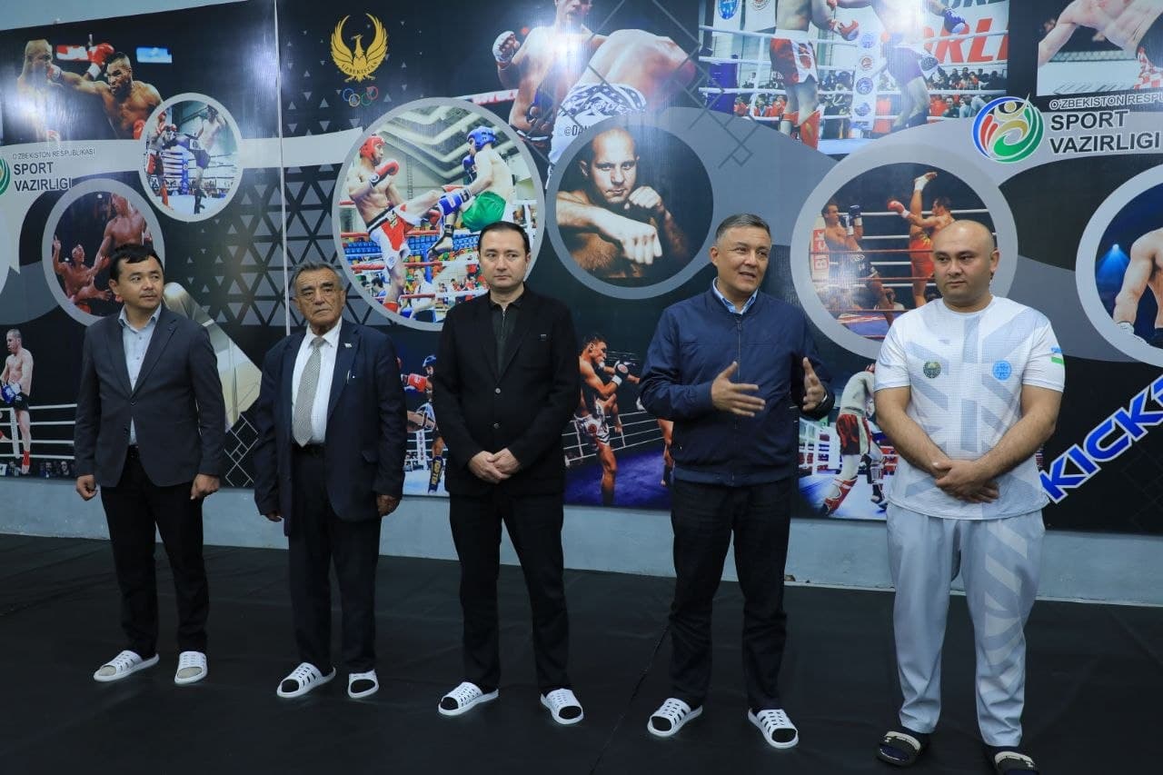 Халқаро майдонда юксак натижаларга эришган жиззахлик кикбоксчилар тақдирланди