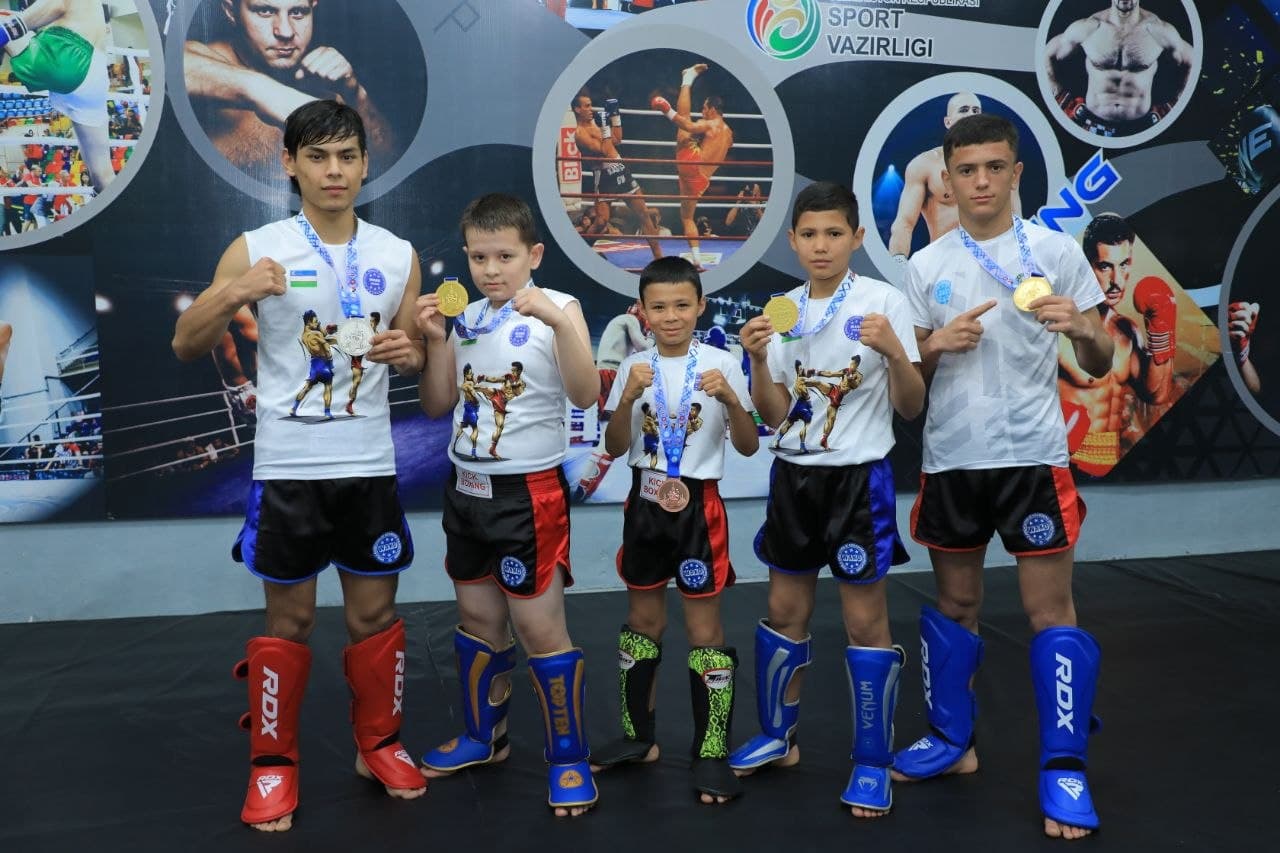 Халқаро майдонда юксак натижаларга эришган жиззахлик кикбоксчилар тақдирланди