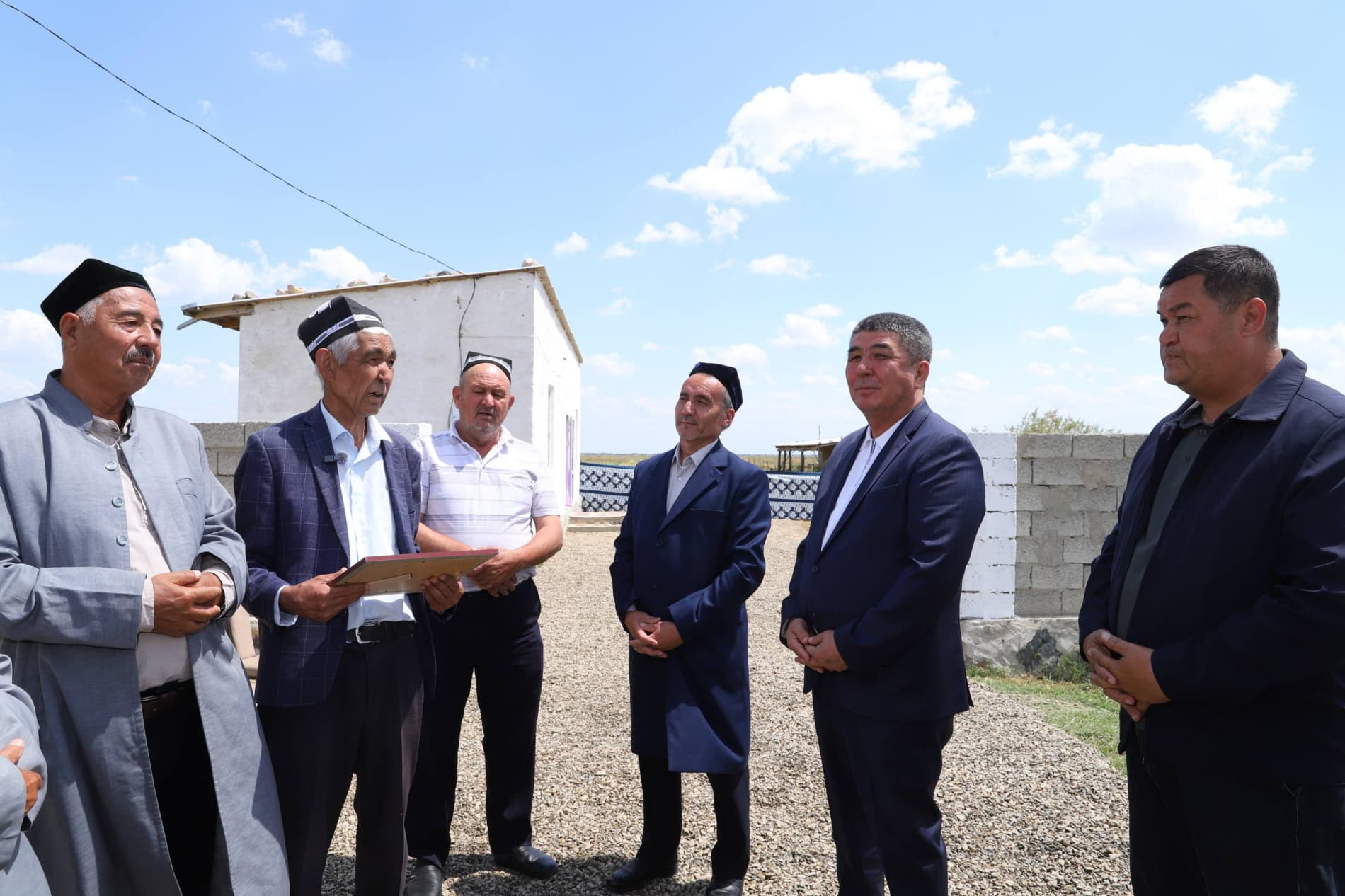 Jizzaxda Haj safari uchun yo‘llanma va Prezident sovg‘asi topshirildi