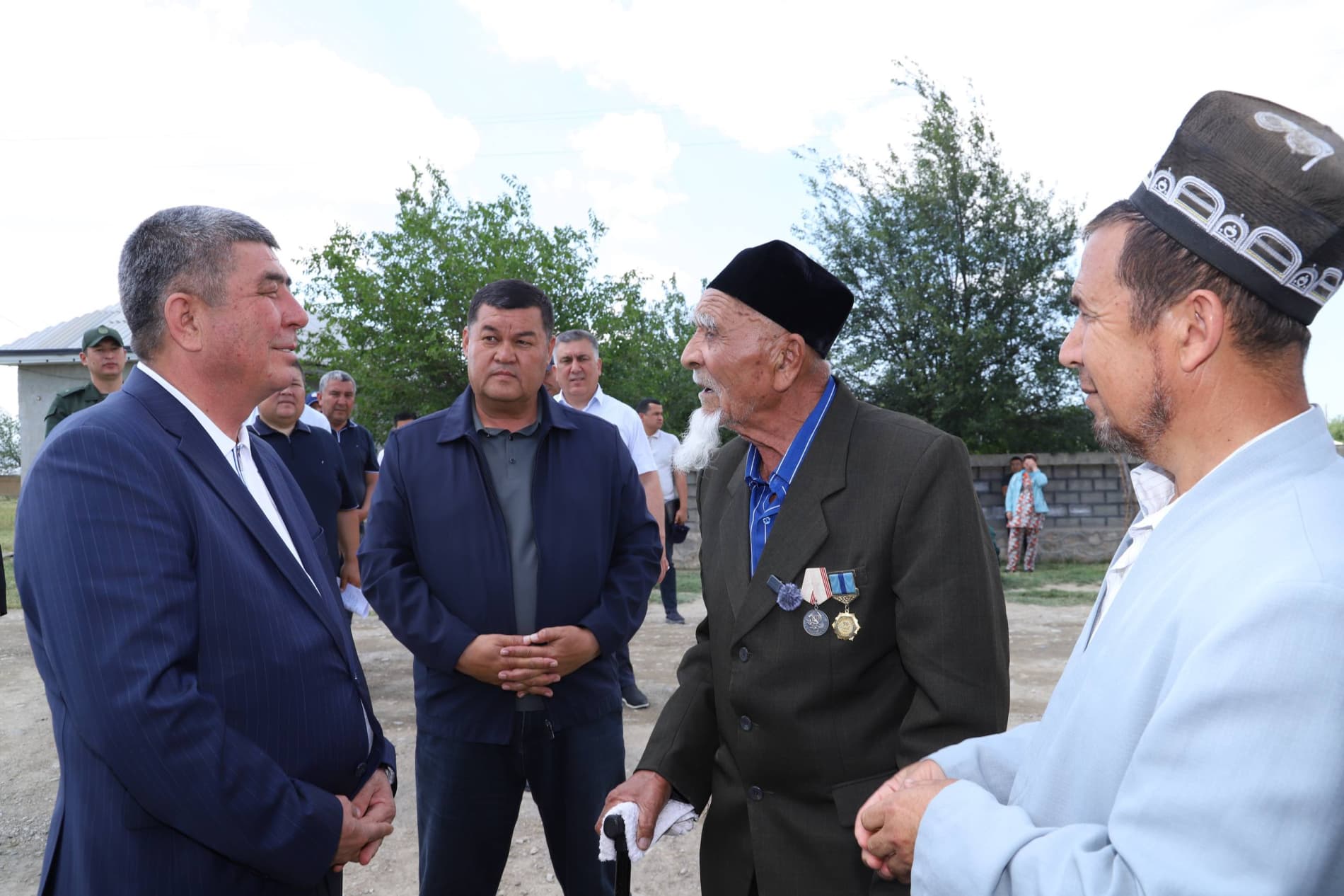 Jizzaxda Haj safari uchun yo‘llanma va Prezident sovg‘asi topshirildi